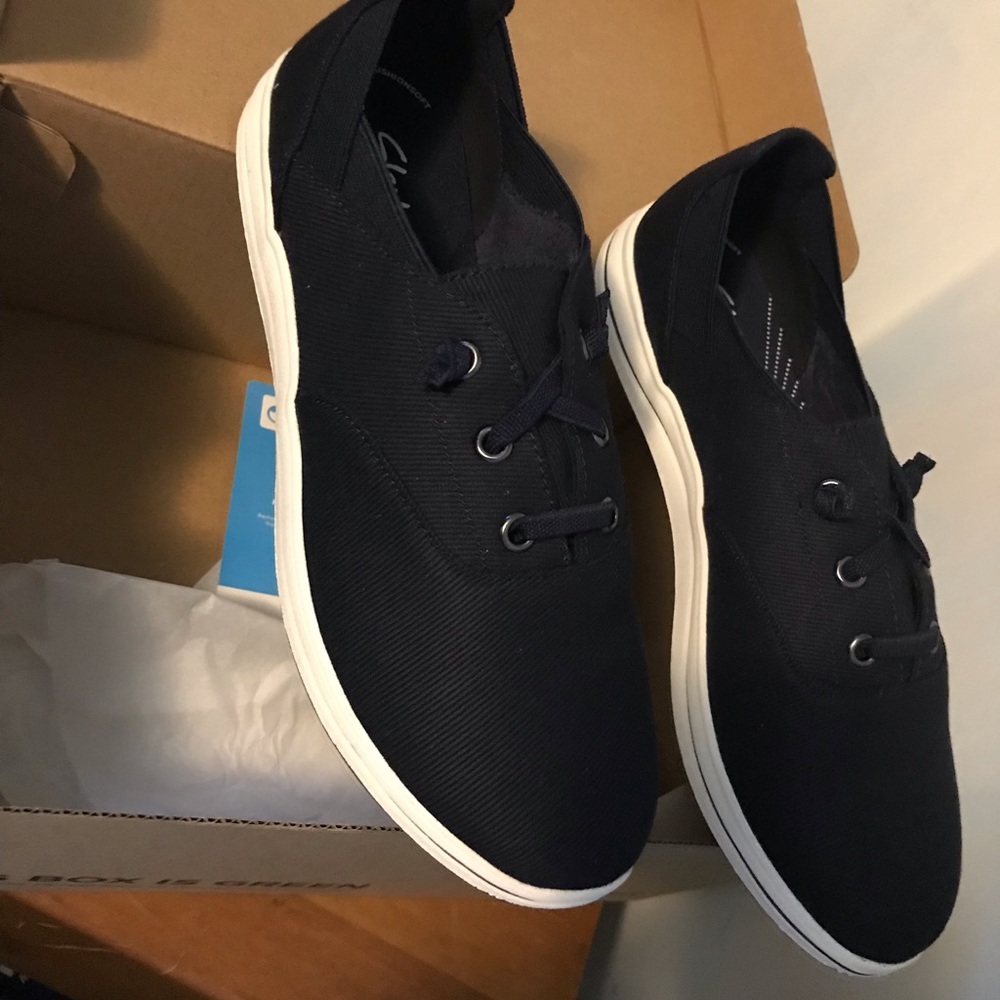 Clarks Cloudsteppers Woemans size 8 NIB